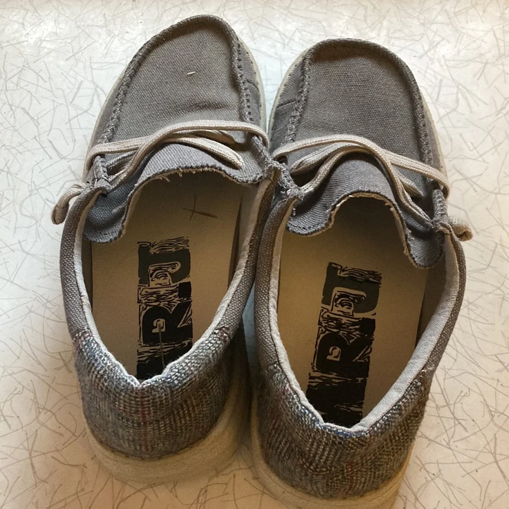 Slip-on Sneakers - Picture 3 of 5
